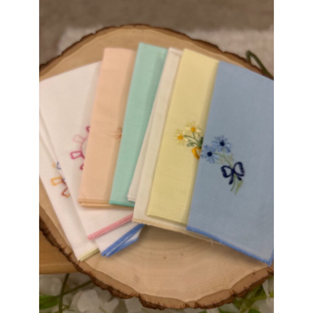 Vintage Embroidered Hankies Lot of 9 Floral Pastel Hankies Cottagecore Bridal - Picture 14 of 14